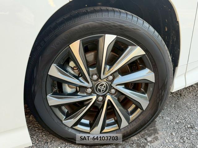 Toyota VOXY 2025-09 8221473-7