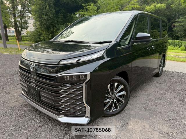 Toyota VOXY 2025-09 8221482-0