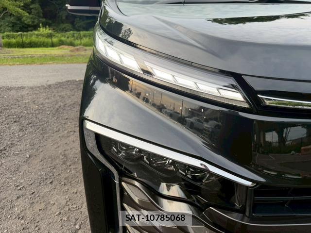 Toyota VOXY 2025-09 8221482-10