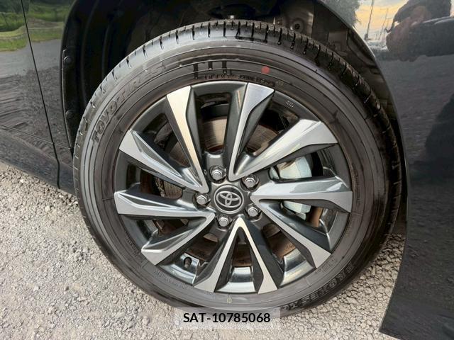 Toyota VOXY 2025-09 8221482-15