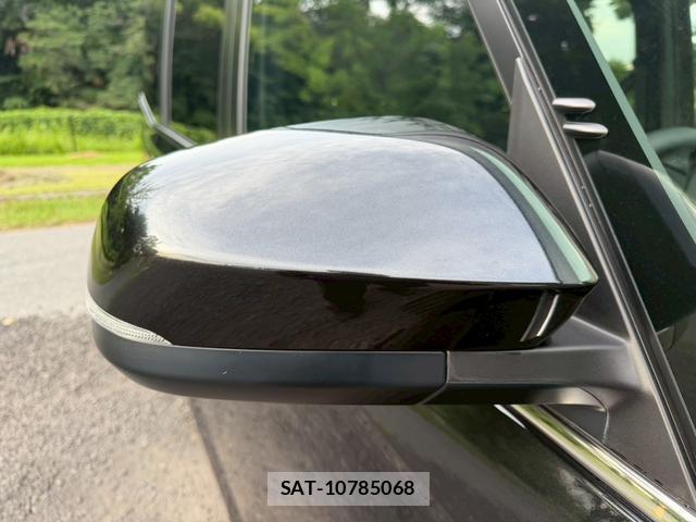 Toyota VOXY 2025-09 8221482-16