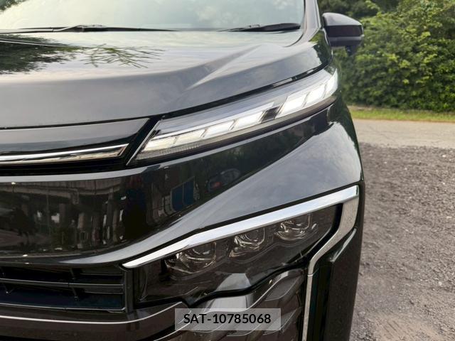 Toyota VOXY 2025-09 8221482-4
