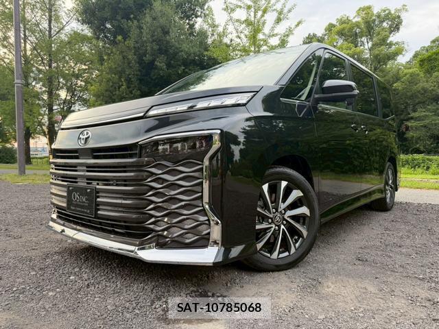 Toyota VOXY 2025-09 8221482-6