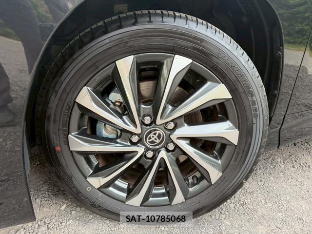 Toyota VOXY 2025-09 8221482-7