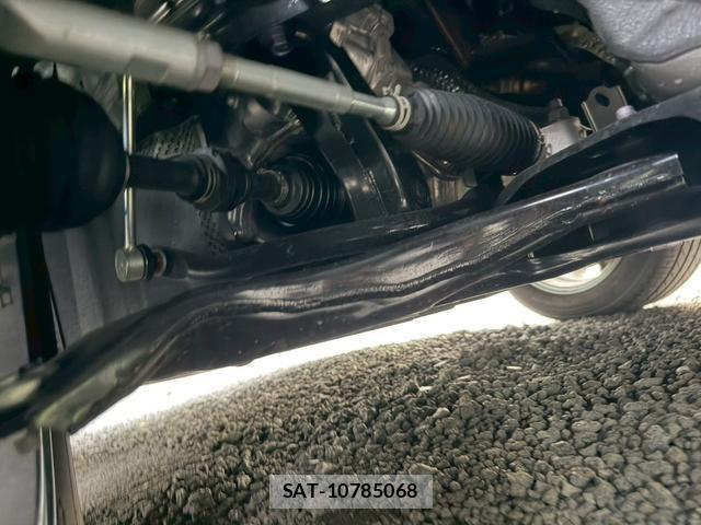 Toyota VOXY 2025-09 8221482-8