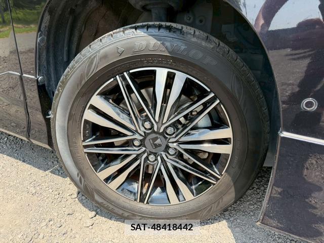 Toyota VOXY 2023-07 8221484-11