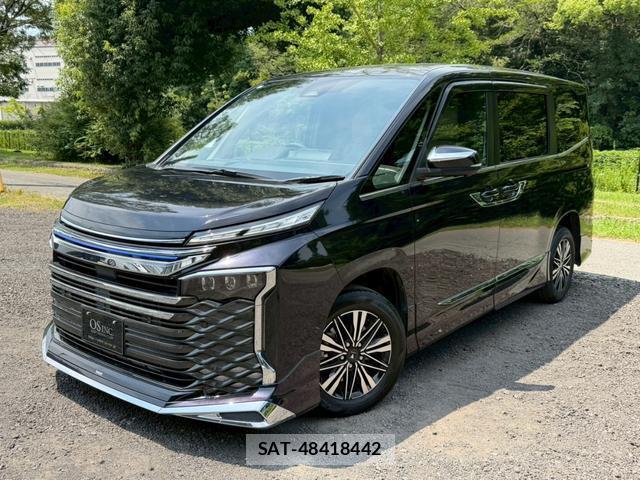Toyota VOXY 2023-07 8221484-12