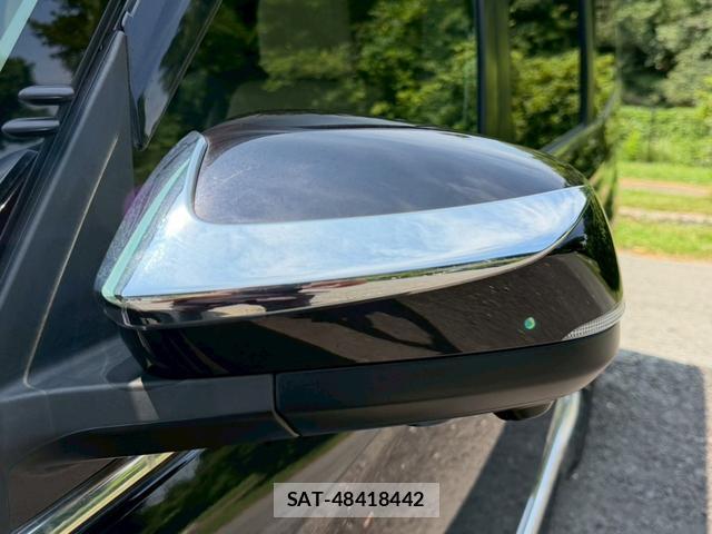 Toyota VOXY 2023-07 8221484-2