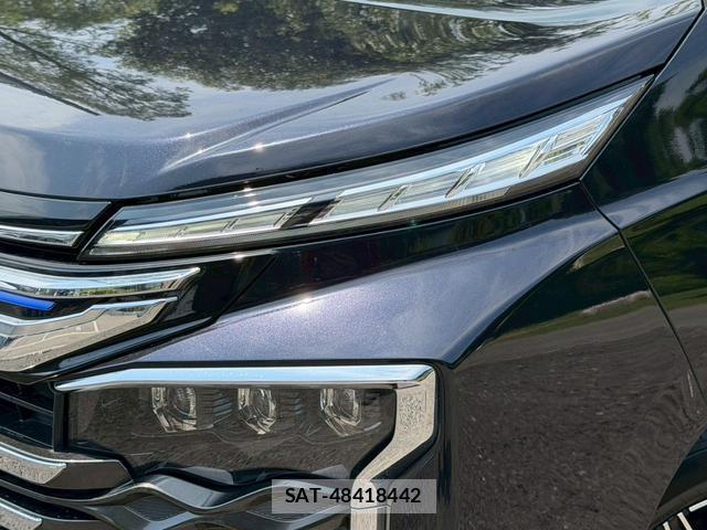 Toyota VOXY 2023-07 8221484-4
