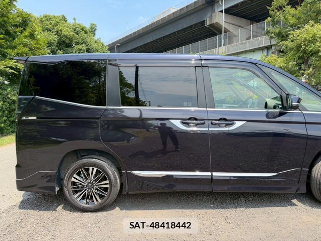 Toyota VOXY 2023-07 8221484-6