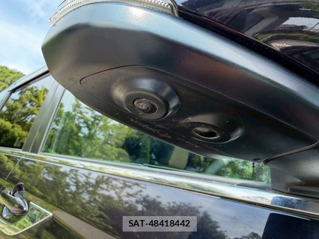 Toyota VOXY 2023-07 8221484-9