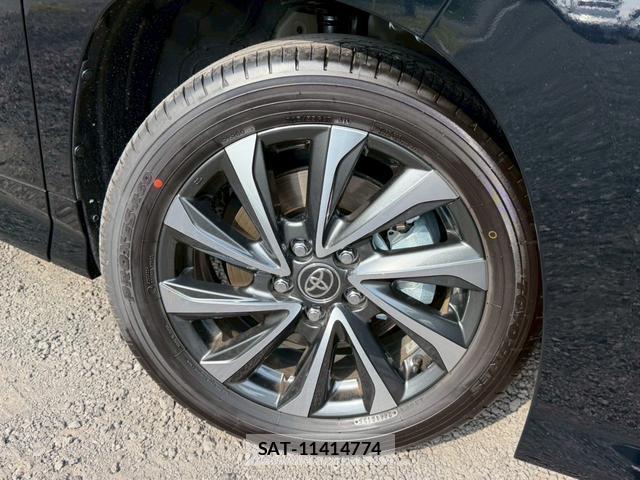 Toyota VOXY 2026-06 8221486-13