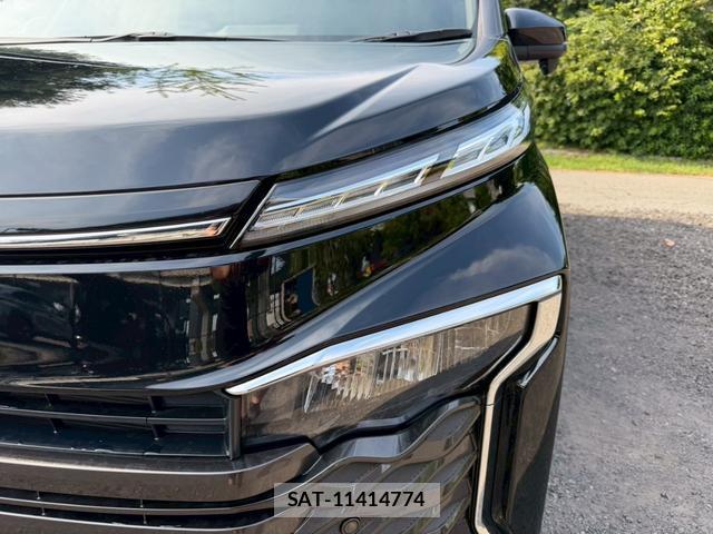 Toyota VOXY 2026-06 8221486-3