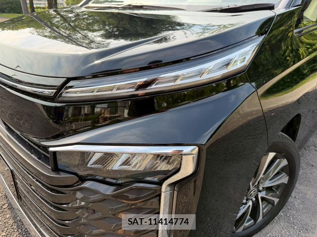 Toyota VOXY 2026-06 8221486-6