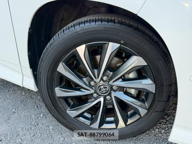 Toyota VOXY 2025-01 8221487-14