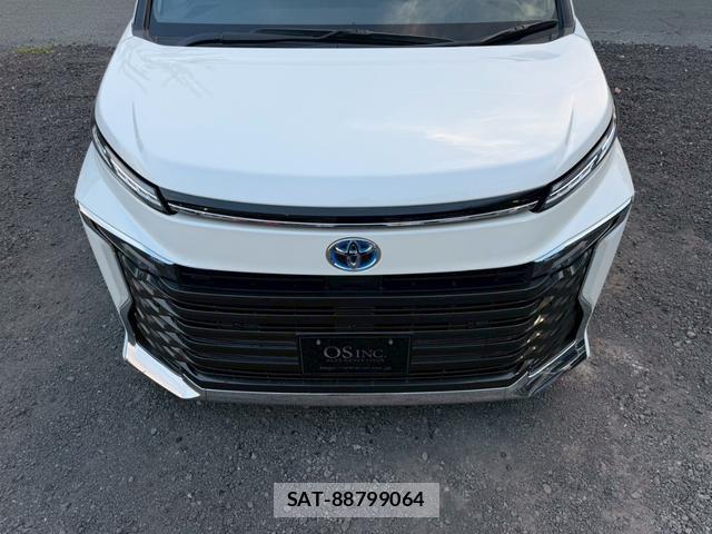 Toyota VOXY 2025-01 8221487-4