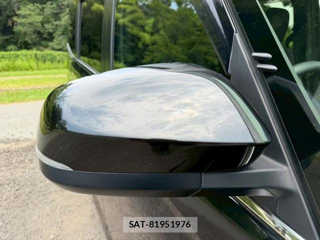 Toyota VOXY 2025-03 8221488-2