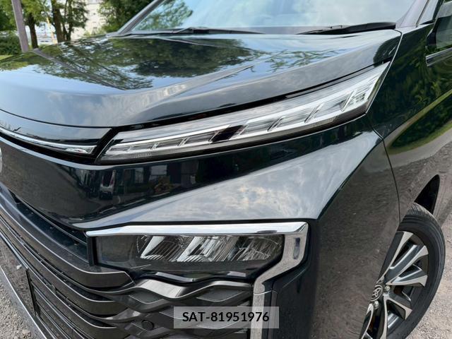 Toyota VOXY 2025-03 8221488-4