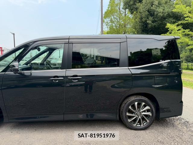 Toyota VOXY 2025-03 8221488-5