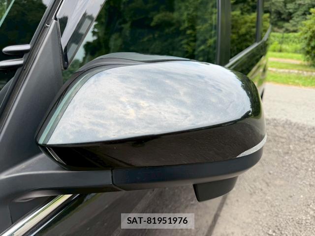 Toyota VOXY 2025-03 8221488-9