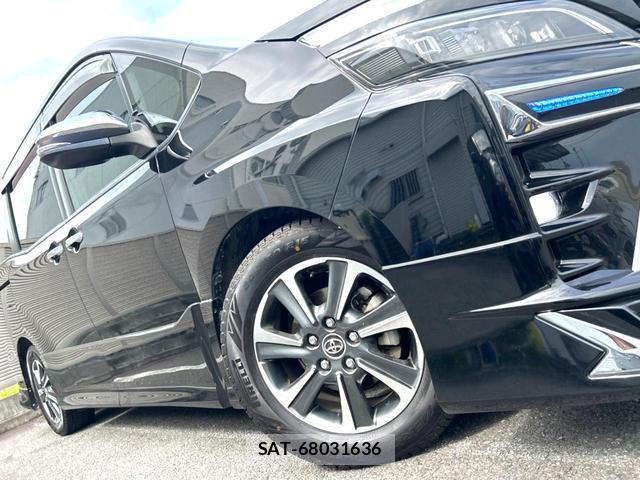 Toyota VOXY 2019-01 8221573-13