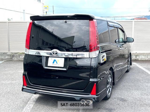 Toyota VOXY 2019-01 8221573-17