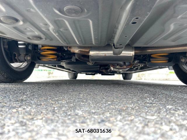 Toyota VOXY 2019-01 8221573-19