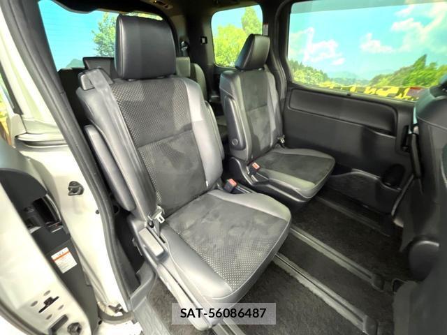 Toyota VOXY 2020-12 8221612-8