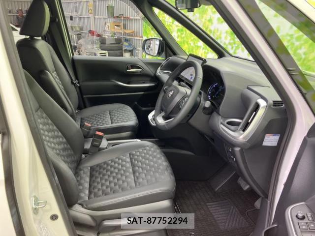 Toyota VOXY 2025-01 8221797-3