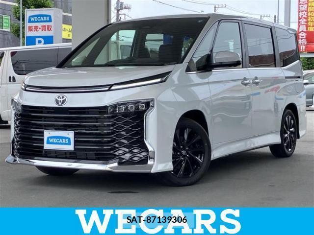 Toyota VOXY 2026-06 8221823-0