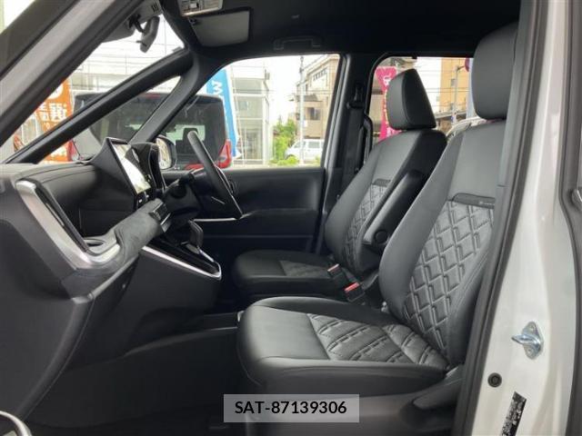 Toyota VOXY 2026-06 8221823-5