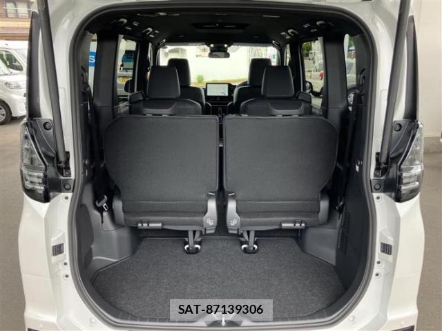 Toyota VOXY 2026-06 8221823-7