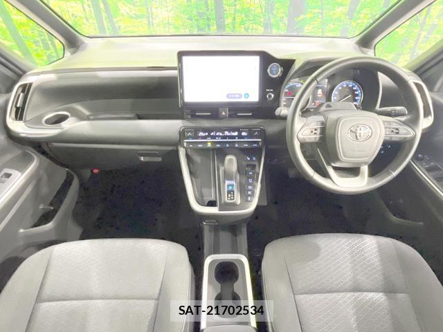 Toyota VOXY 2022-02 8221840-1