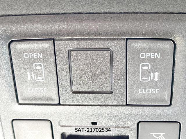 Toyota VOXY 2022-02 8221840-5