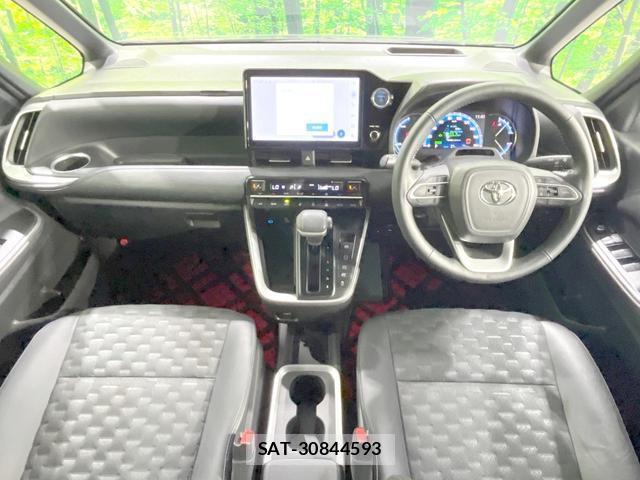 Toyota VOXY 2023-07 8221849-1