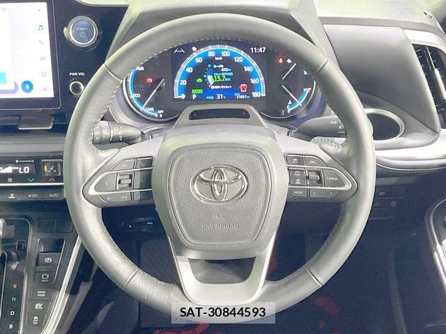 Toyota VOXY 2023-07 8221849-11
