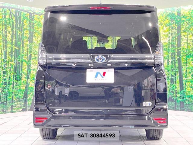 Toyota VOXY 2023-07 8221849-15