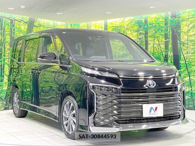 Toyota VOXY 2023-07 8221849-16