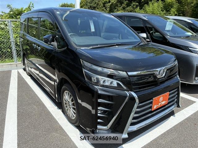 Toyota VOXY 2017-08 8221927-0