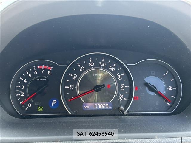Toyota VOXY 2017-08 8221927-2