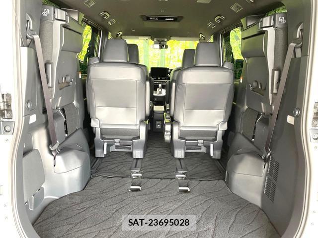 Toyota VOXY 2025-07 8221976-10