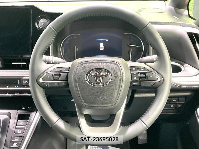 Toyota VOXY 2025-07 8221976-11
