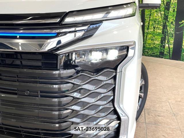Toyota VOXY 2025-07 8221976-12