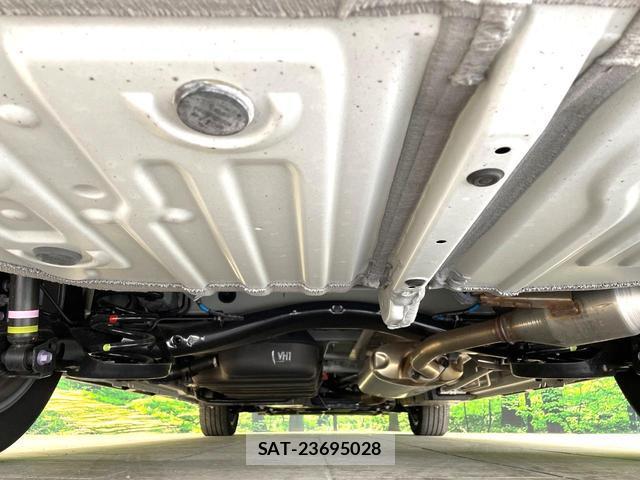 Toyota VOXY 2025-07 8221976-18