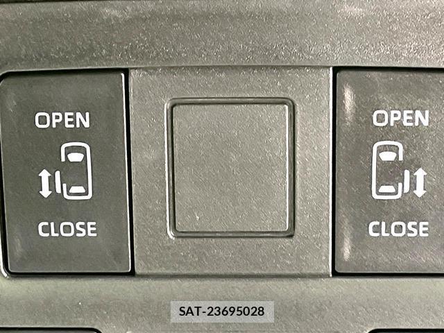 Toyota VOXY 2025-07 8221976-2