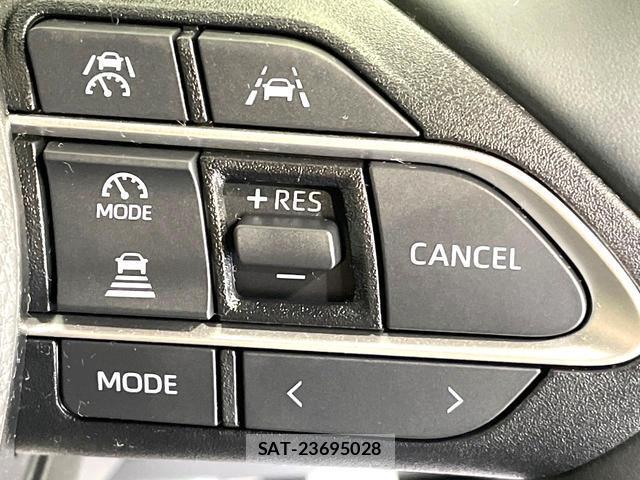 Toyota VOXY 2025-07 8221976-5