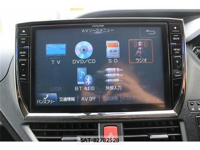 Toyota VOXY 2015-02 8222009-1