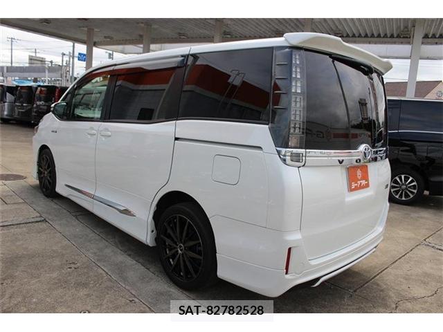 Toyota VOXY 2015-02 8222009-10