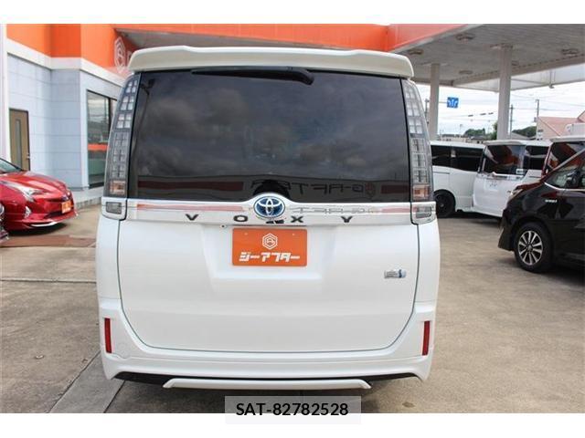 Toyota VOXY 2015-02 8222009-11