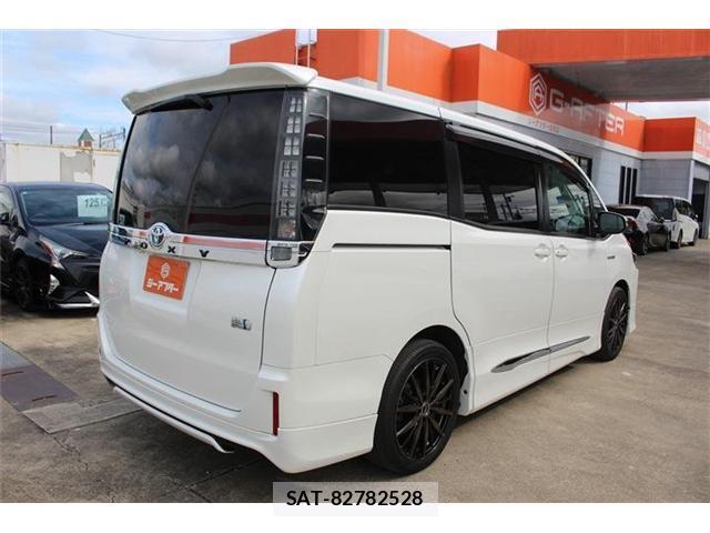 Toyota VOXY 2015-02 8222009-12